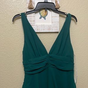 Green size medium Lulus Dress tags on never worn